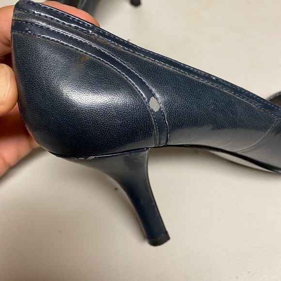 Bandolino Open Toe Heels - Picture 4 of 7